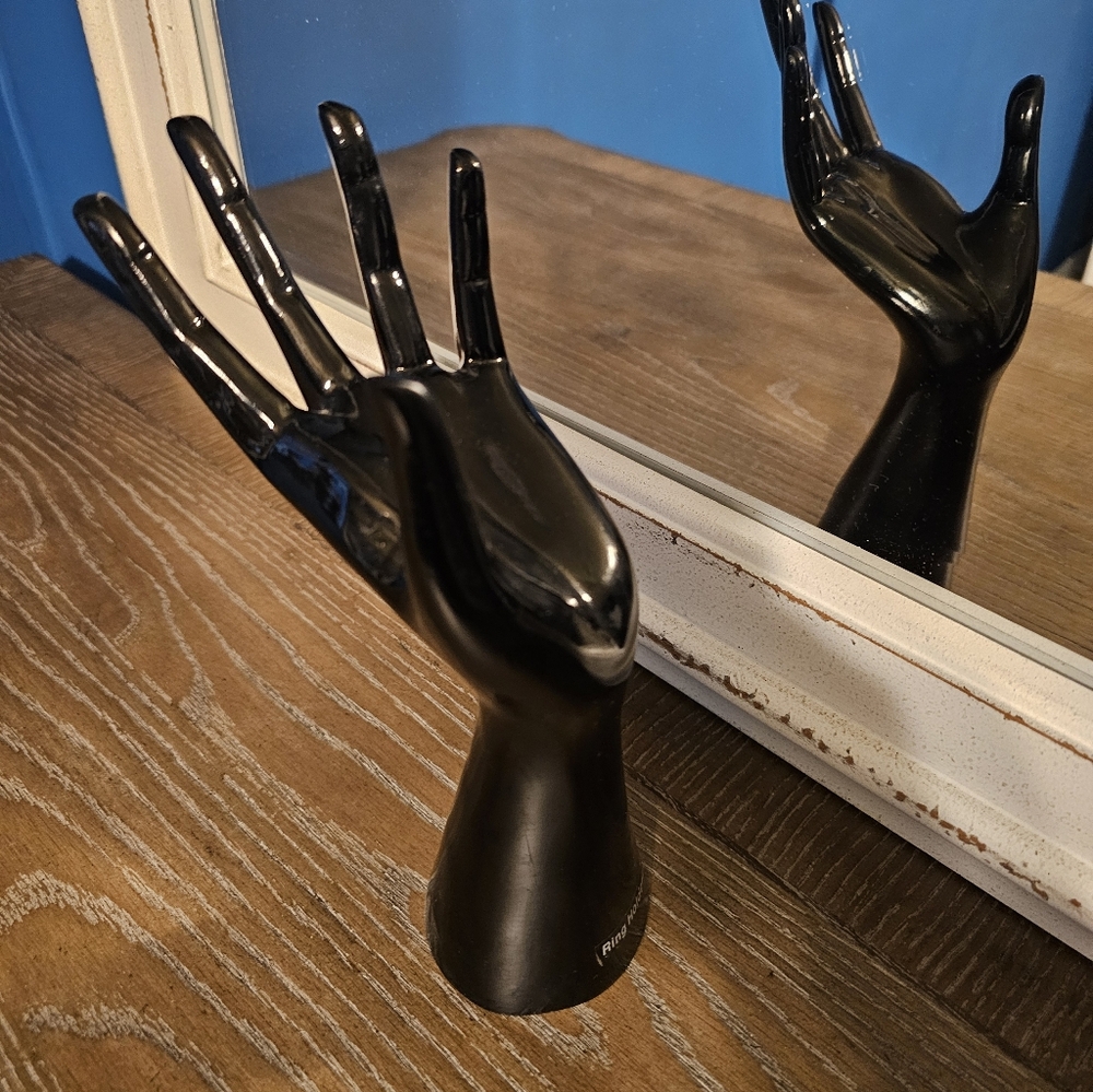 Handy Hand - Picture 3 of 4